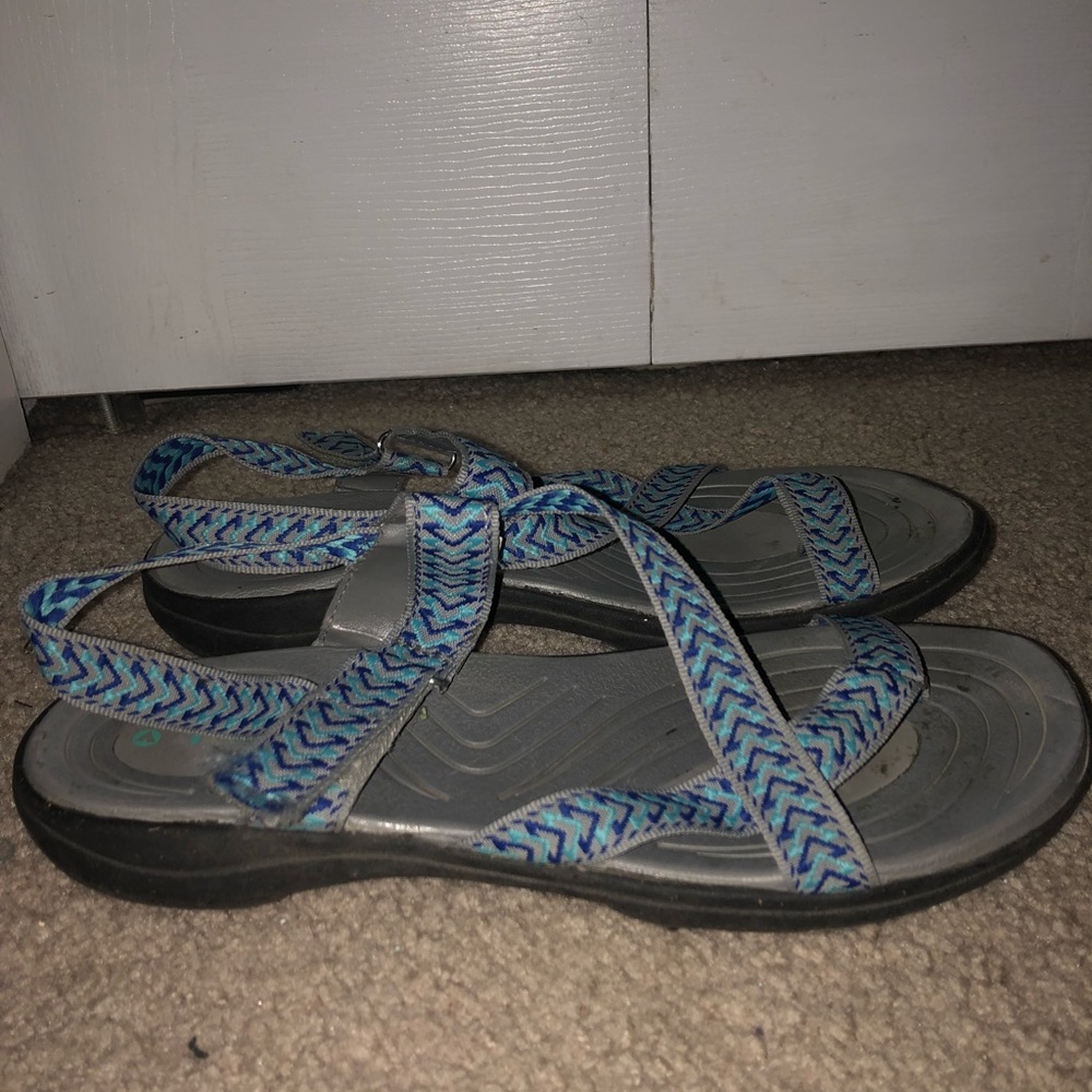 sandles - Picture 3 of 3